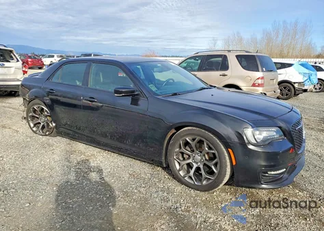 2018 Chrysler 300 S z USA, uszkodzony, nr VIN 2C3CCABG5JH222636